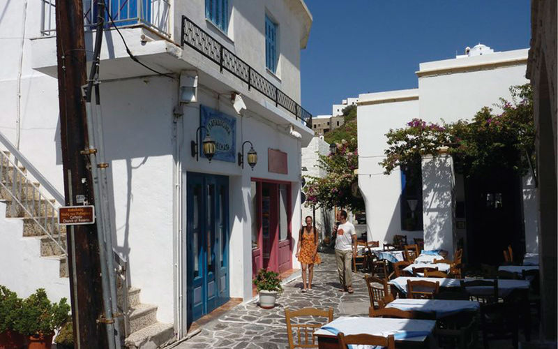 Plaka ein Bild von Plaka auf Milos mit Blick auf ein Gebäude