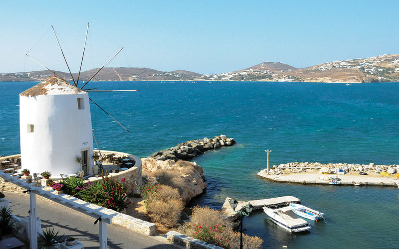 Parikia ein Bild von Parikia auf Paros mit Blick auf das Meer