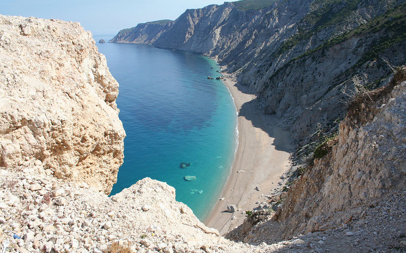 ein Bild mit Blick auf den Platia Ammos Strand auf Kefalonia