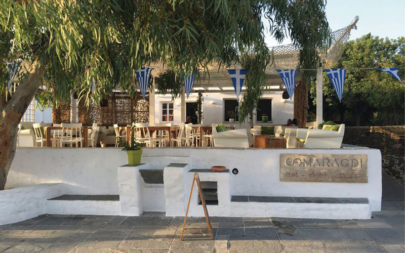 Artemonas ein Bild von Artemonas auf Sifnos mit Bäumen