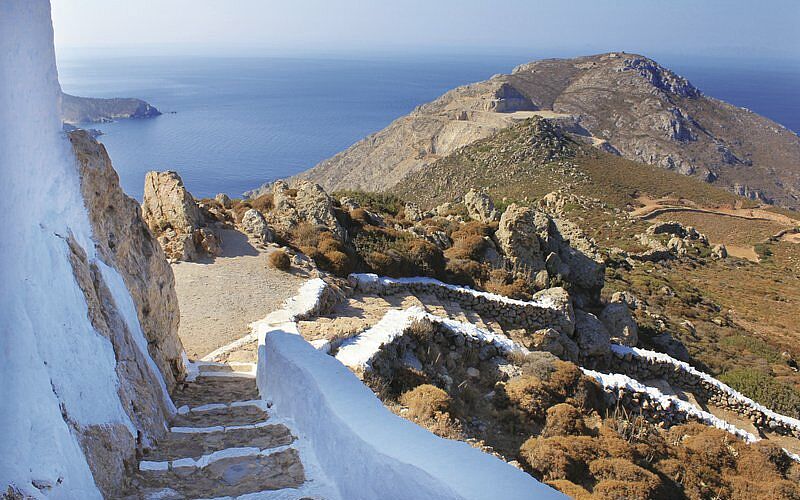 Profitis Ilias ein Bild von Profitis Ilias auf Patmos mit Blick auf die Natur und das Meer
