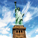 Fernreisen ein Bild der Freiheitsstatue in New York, von unten fotografiert