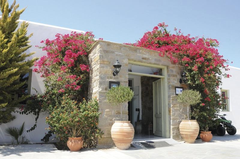 Paros, Paros Land Hotel