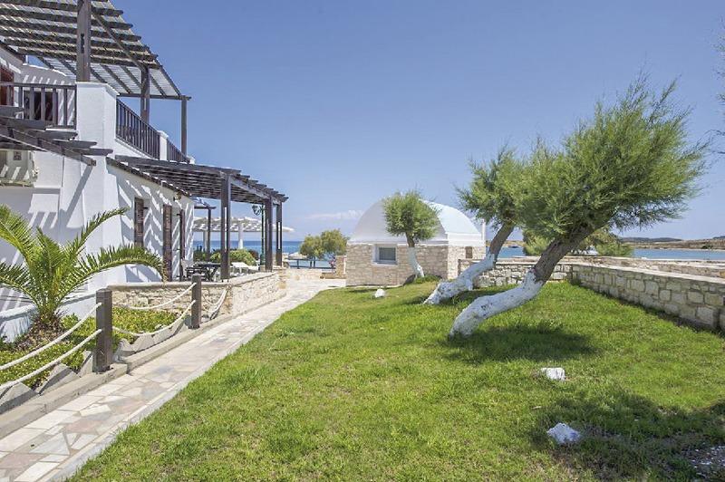Paros, Hotel Contaratos Beach, Gartenanlage