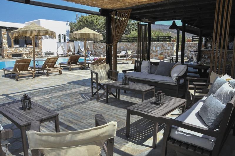 Paros, Paros Land Hotel