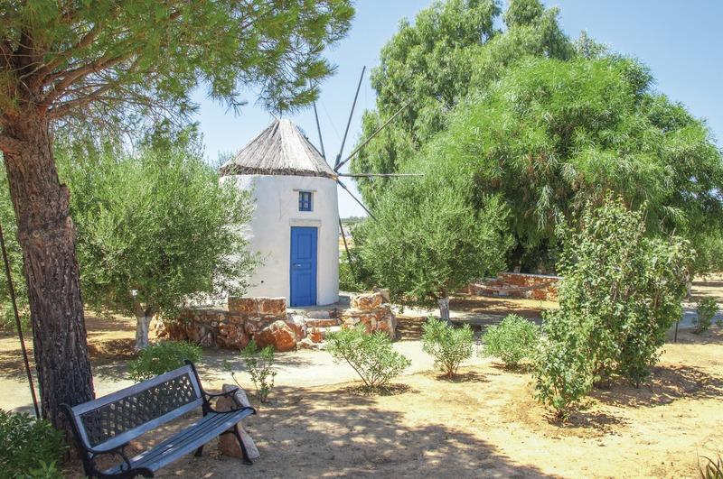 Paros, Paros Land Hotel, Gartenanlage