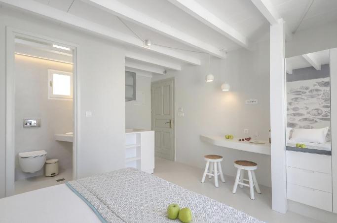 Naxos, Antony Suites Naxos